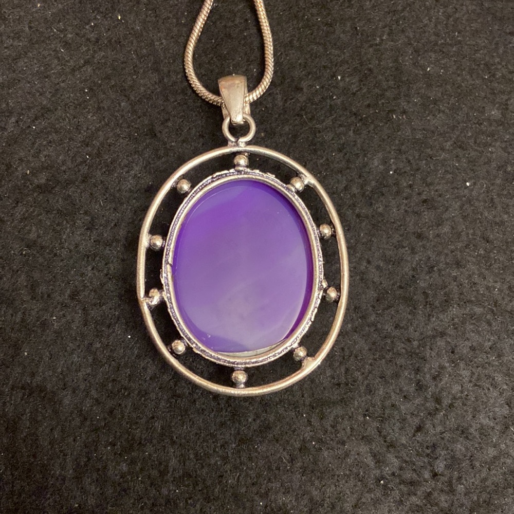 Women’s Purple Lace Agate Stone Set in Silver with a 20” Sterling Silver Chain - Picture 2 of 5
